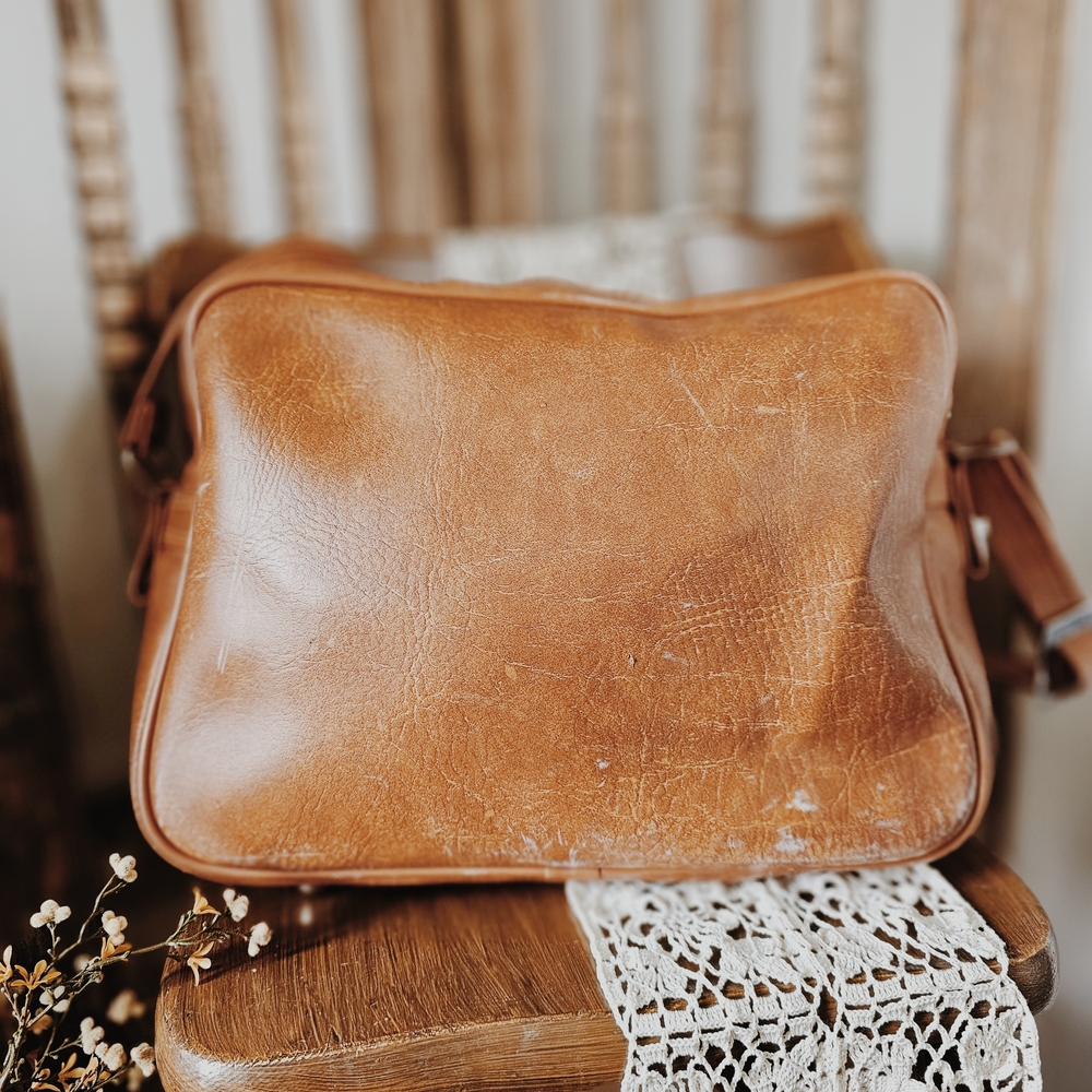 Vintage World Traveler Brown Leather Carry On Luggage - Picture 8 of 11